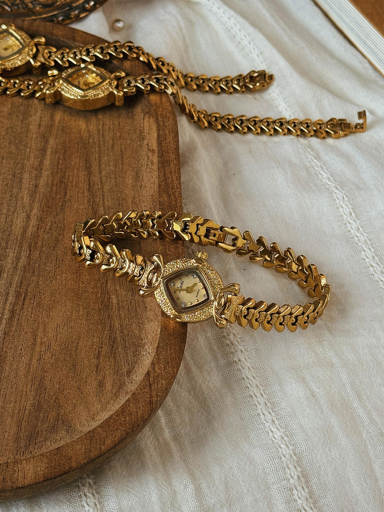 Vintage Fashion Events - 1 Piece of New French-Style Gold