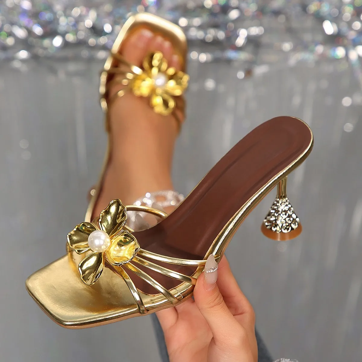 Vintage Fashion Women - Vintage Metal Flower Crystal Cone Heel