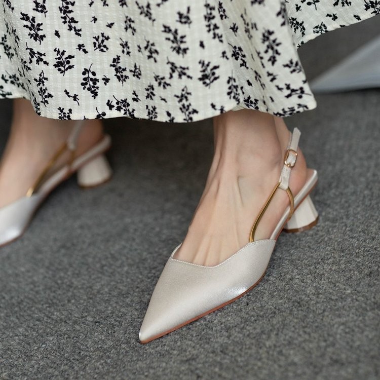 French Vintage Pointed-Toe San – обзор и цена Vintage Fashion In 2026